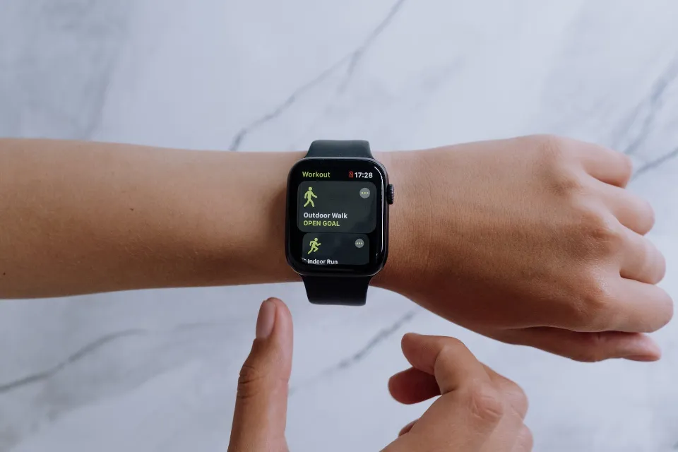 How to Use the Walkie-Talkie Function on the Apple Watch?